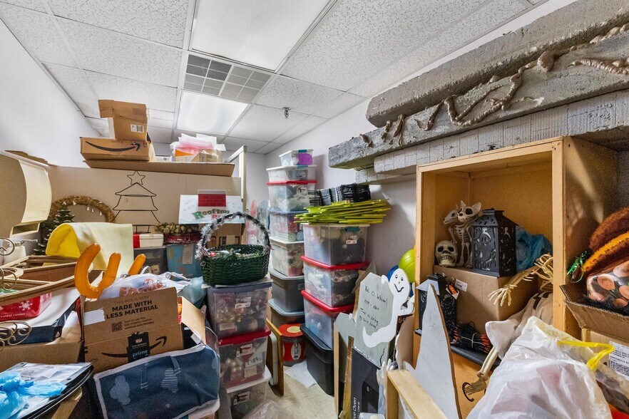 More Photos Of 115 Mill St, Warrenville Manufacturing For Sale