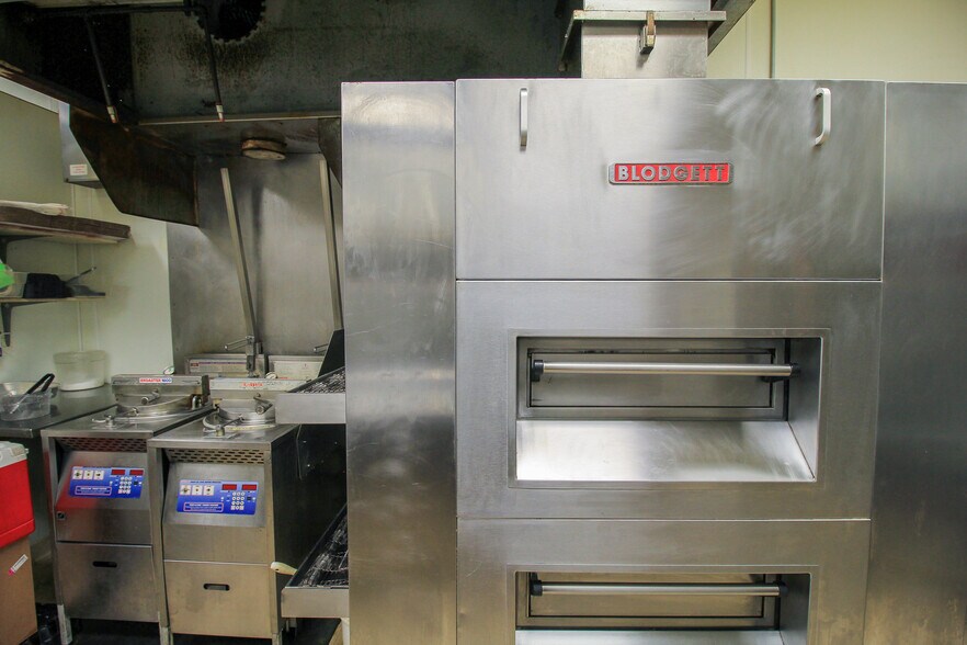 More Photos Of 211 N Main St, Pocahontas Restaurant For Sale