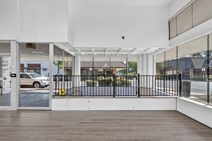 More Photos Of 1300-1340 Broadway Ave, Atwater Storefront For Lease