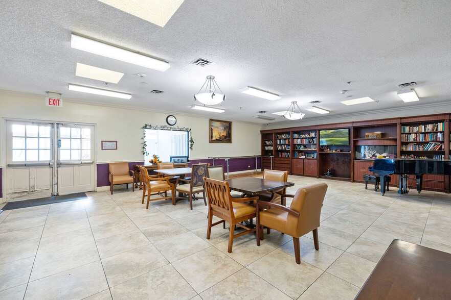 More Photos Of 151 SW 1st St, Dania Beach Assisted Living For Lease