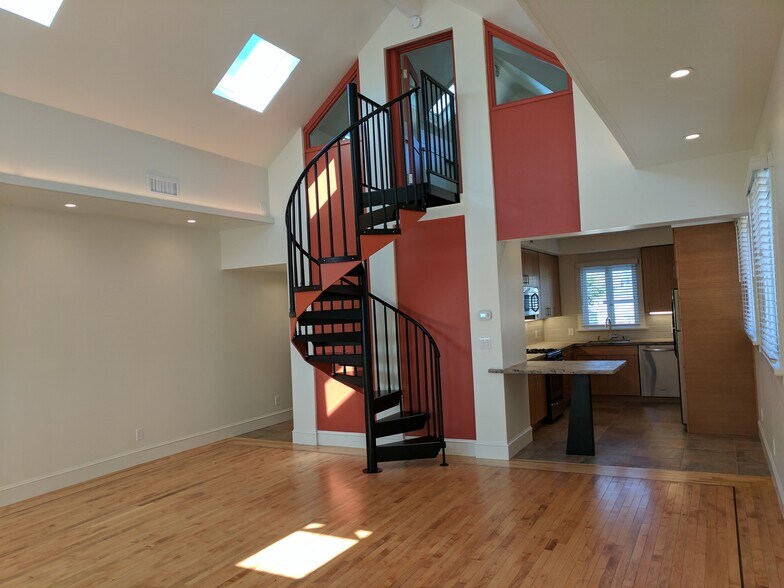 More Photos Of 5500 Doyle St, Emeryville Office For Sale