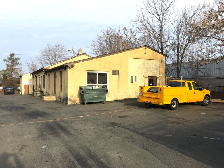 More Photos Of 70 Tracey Rd, Huntingdon Valley Warehouse For Sale