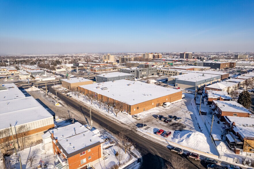 More Photos Of 7729-7749 Rue Valdombre, Montréal Warehouse For Sale