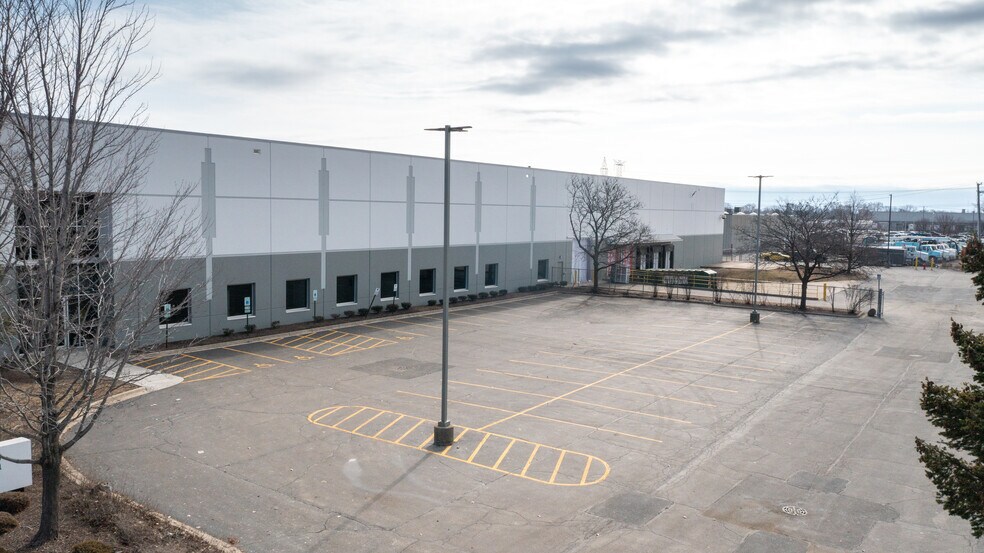 More Photos Of 6721 W 73rd St, Bedford Park Manufacturing For Sale
