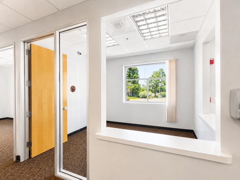 More Photos Of 405 Boulder Ct, Pleasanton Research And Development For Sale