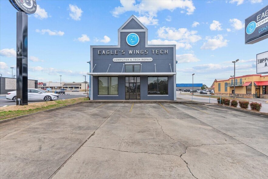 Primary Photo Of 705 Boll Weevil Cir, Enterprise Fast Food For Lease