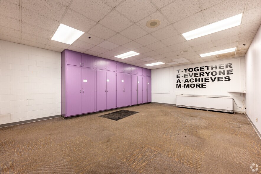 More Photos Of 4201 W Morris St, Indianapolis Service For Lease