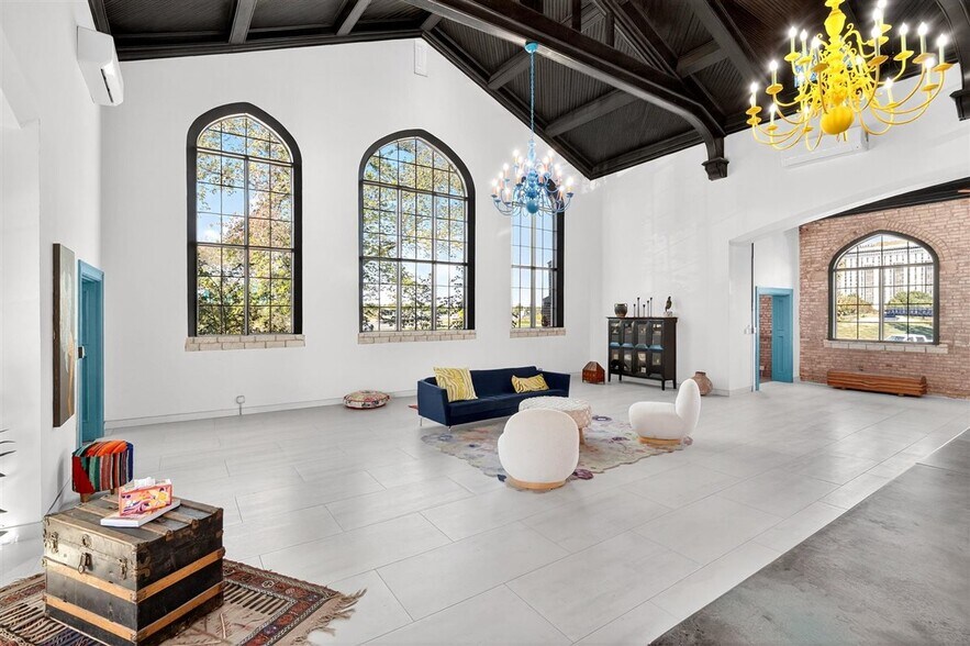 More Photos Of 1034 S Kingshighway Blvd, Saint Louis Office For Sale