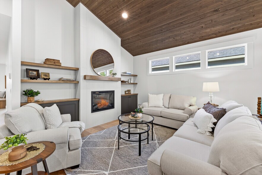 More Photos Of 101, 103, 105 Bighorn Court, Mccall Specialty For Sale