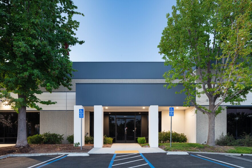 More Photos Of 2641 La Mirada Dr, Vista Manufacturing For Sale