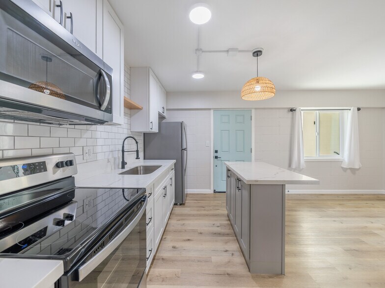 More Photos Of 54 Maluniu Ave, Kailua Apartments For Sale