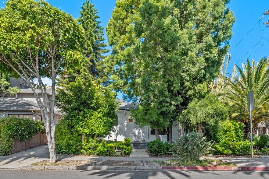 More Photos Of 8710 Sherwood Dr, West Hollywood Multifamily For Sale