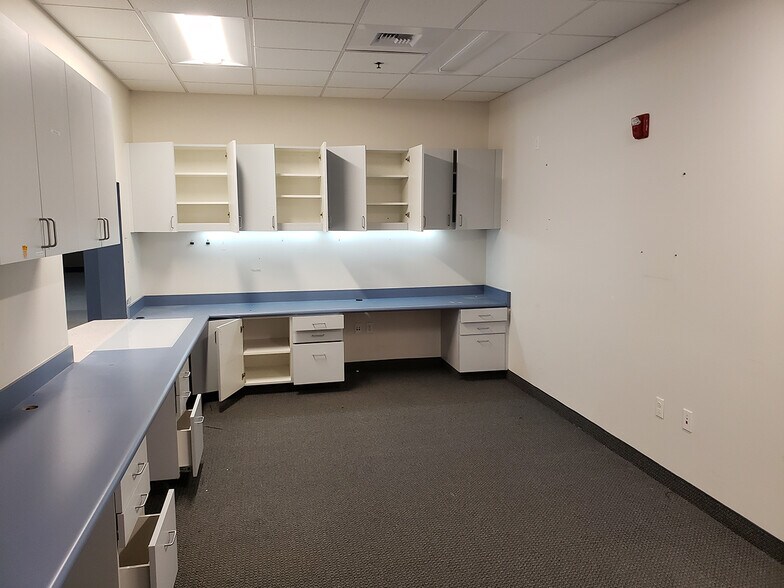 More Photos Of 2500 NW 229th Ave, Hillsboro Light Distribution For Sale