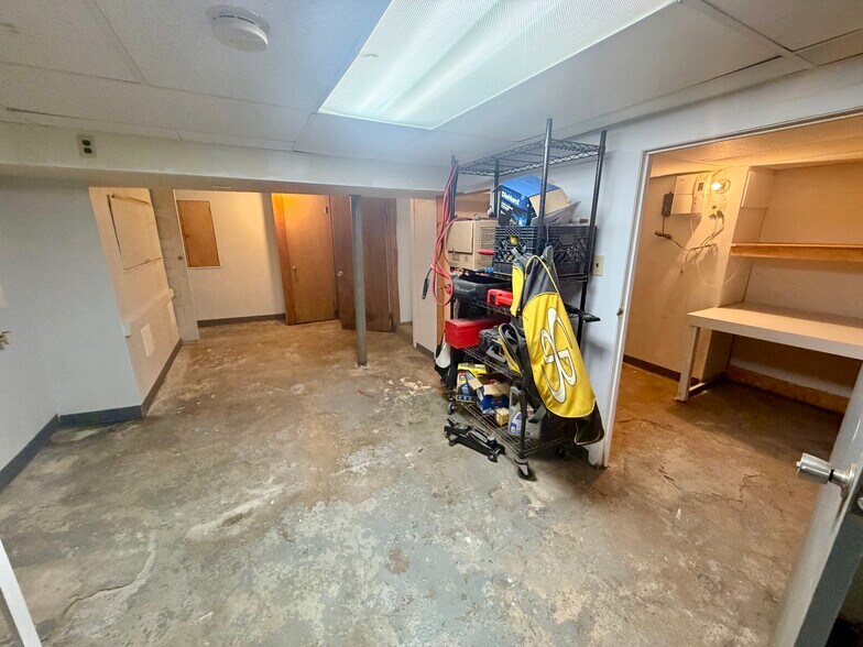 More Photos Of 11 Park Pl, Verona Flex For Lease