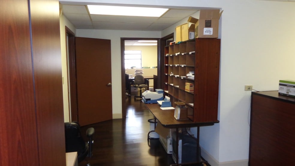 More Photos Of 13977-13981 SW 140th St, Miami Light Distribution For Sale