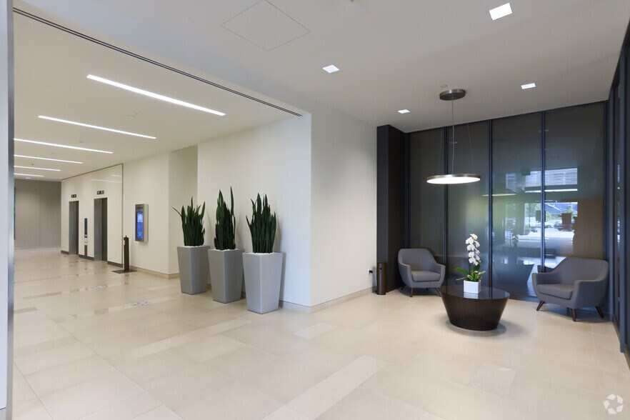 More Photos Of 4400 MacArthur Blvd, Newport Beach Office For Lease