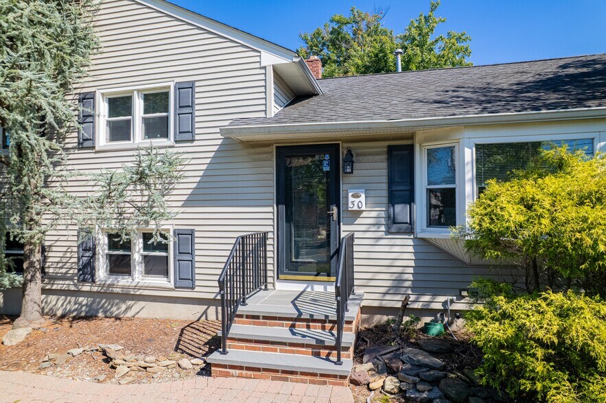 More Photos Of 30 Brant Ave, Clark Office For Sale