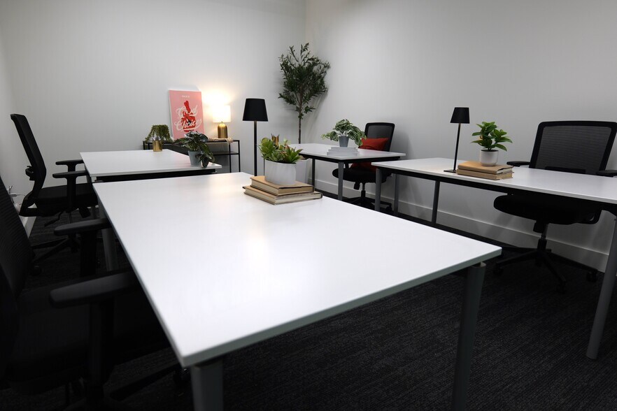 More Photos Of 111 Bain St, Greensboro Office For Sale