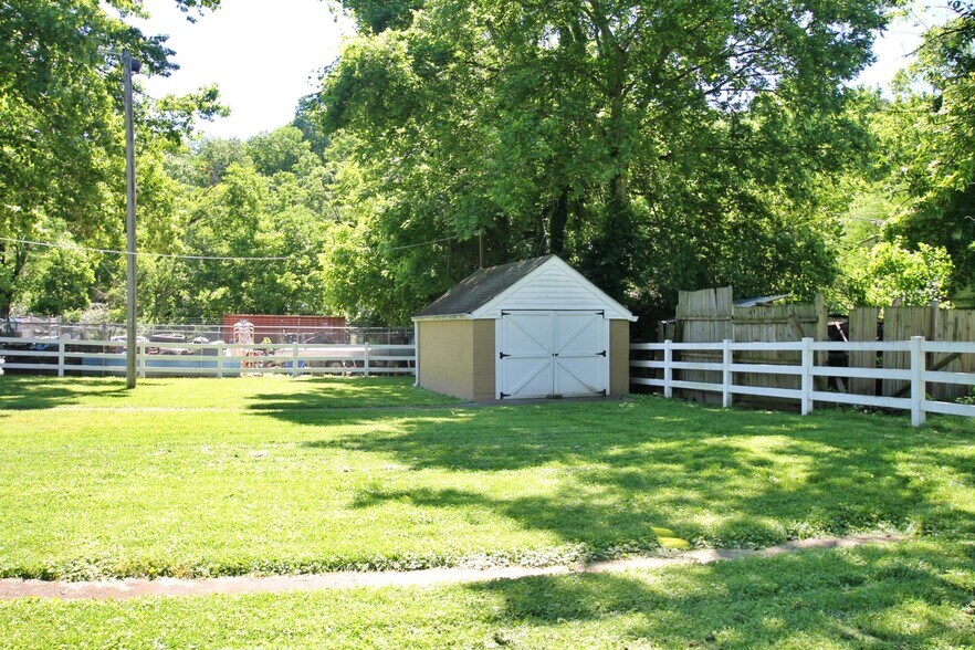 More Photos Of 1063 Louisville Hwy, Goodlettsville Flex For Sale