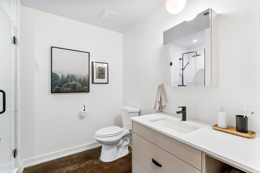 More Photos Of 4600 N Kenmore Ave, Chicago Apartments For Lease