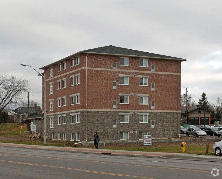 More Photos Of 1915 N Simcoe St, Oshawa Dormitory For Sale