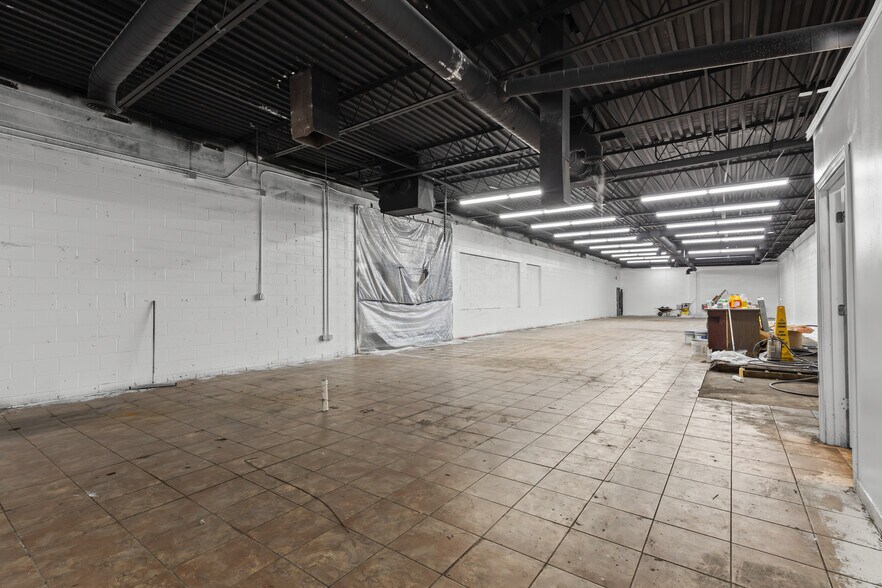 More Photos Of 192 S Main St, Mount Clemens Freestanding For Sale