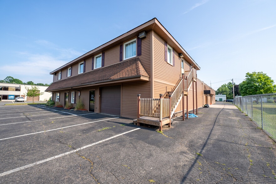 More Photos Of 63 Myron St, West Springfield Freestanding For Lease