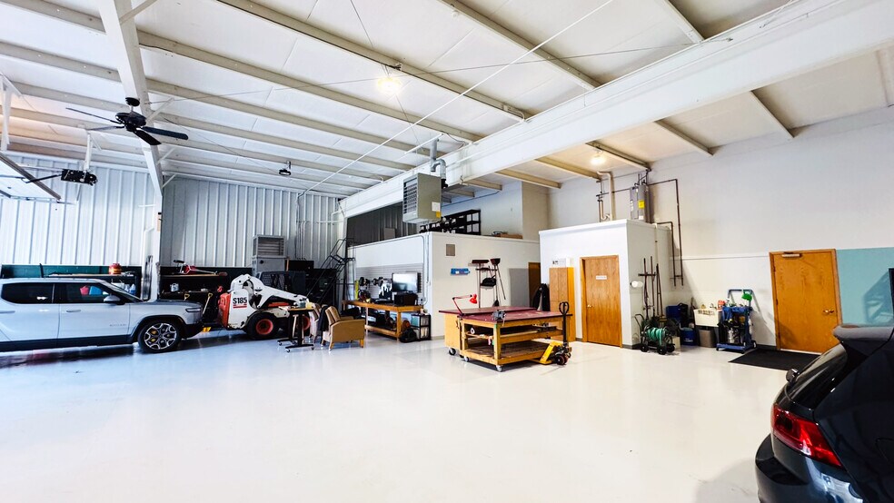 More Photos Of 8240 Stadium Dr, Kalamazoo Light Distribution For Sale