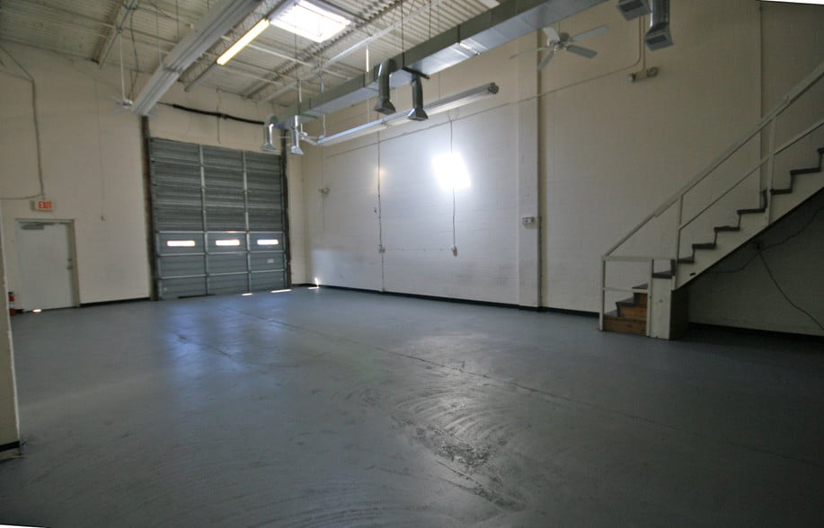 More Photos Of 8411 Old Marlboro Pike, Upper Marlboro Warehouse For Sale