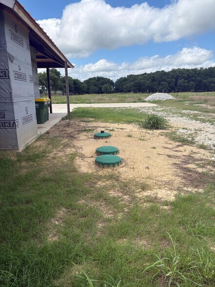 More Photos Of 16100 S Highway 77, Italy Land For Sale
