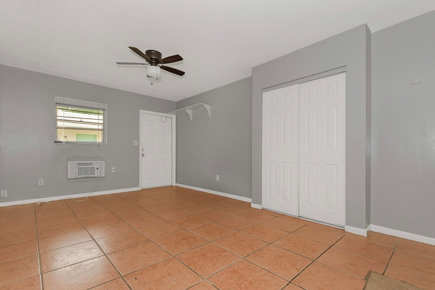 More Photos Of 1911-1915 SW 4th Ave, Fort Lauderdale Apartments For Sale