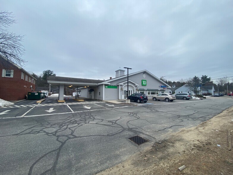 More Photos Of 184 Route 101, Bedford Bank For Lease