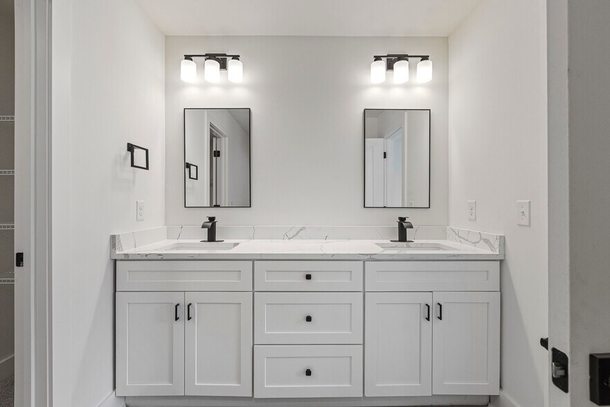 More Photos Of 114 Chella Ct, Sanford Multifamily For Sale