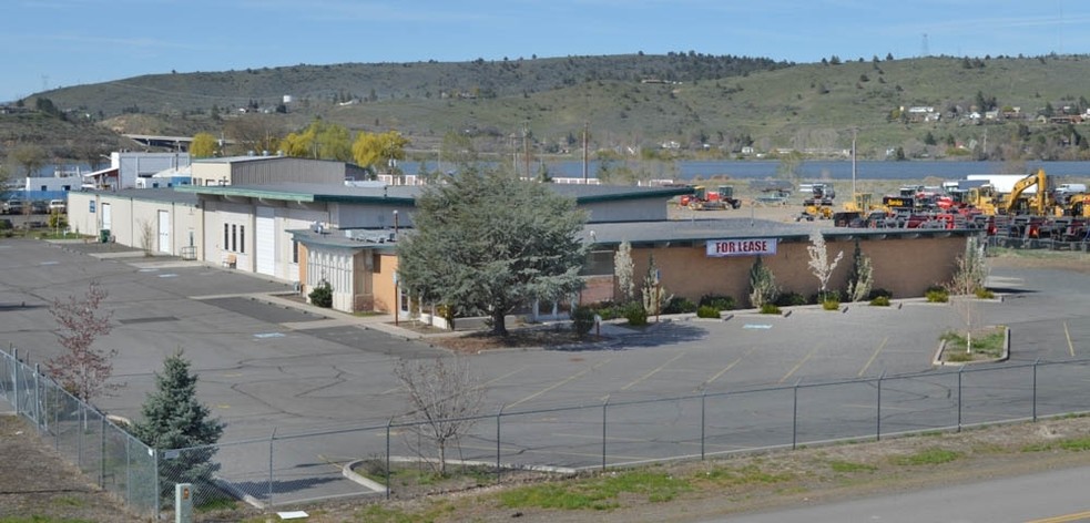 Primary Photo Of 1120 S Spring St, Klamath Falls Warehouse For Lease