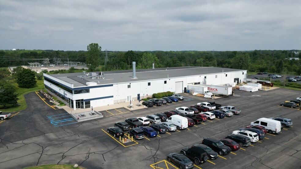 More Photos Of 3881 N Greenbrooke Dr SE, Grand Rapids Manufacturing For Sale
