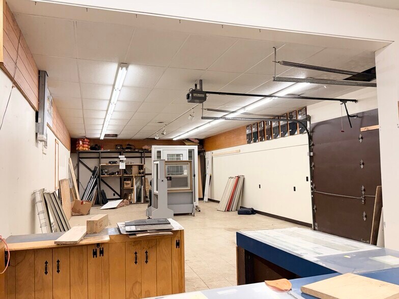 More Photos Of 13080 Cambridge Springs Rd, Edinboro Freestanding For Sale