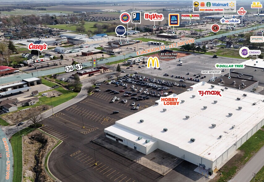 More Photos Of 1325 E Jackson St, Macomb Department Store For Lease