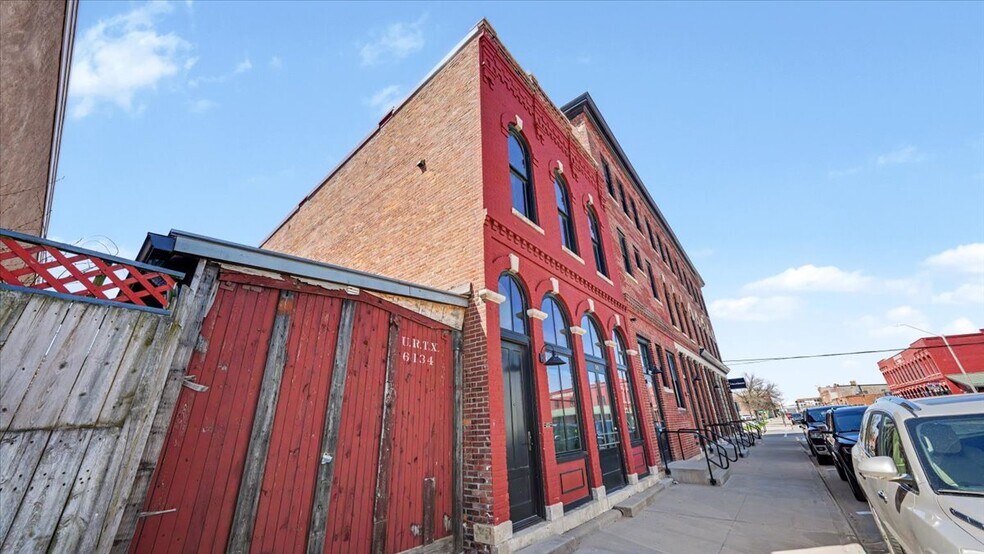 More Photos Of 102 Walnut St, Winona Office Residential For Sale