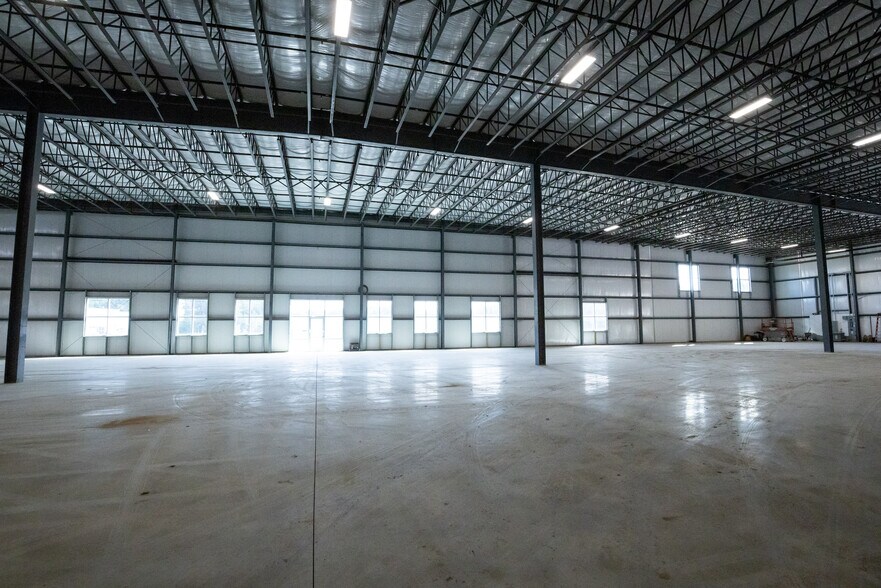More Photos Of 22 Roberts Lane, Clifton Park Warehouse For Lease