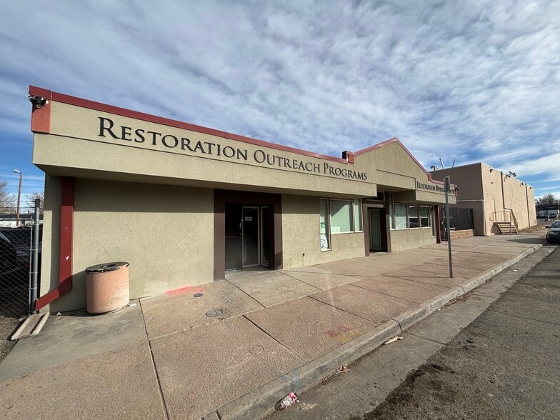 More Photos Of 1540 Boston St, Aurora Office For Sale