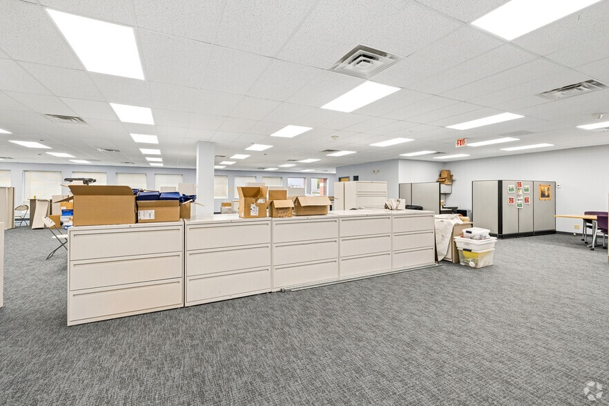 More Photos Of 10B Airline Dr, Albany Office For Sale