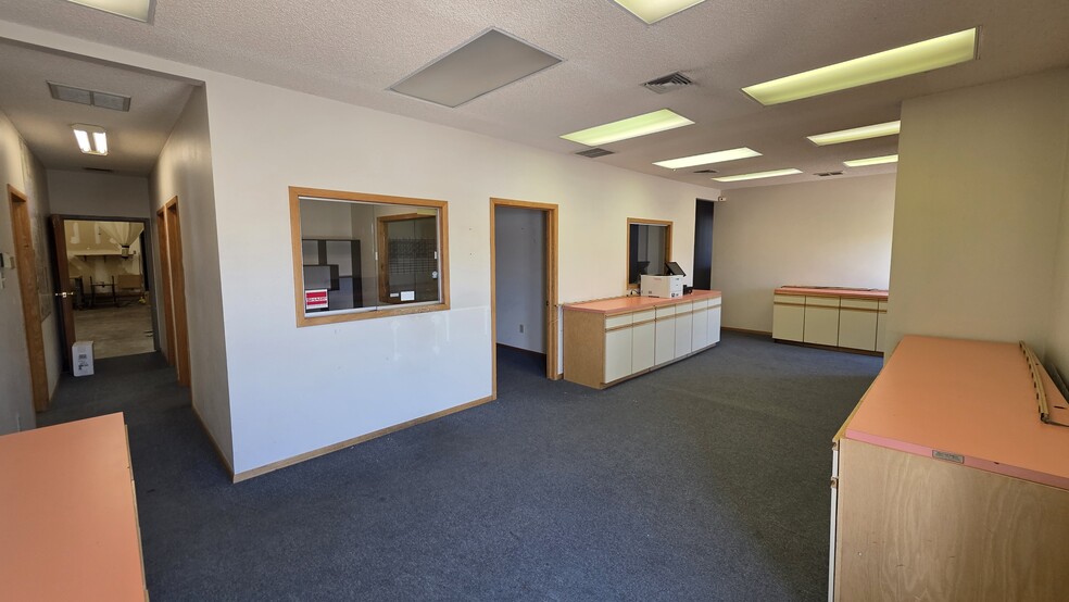 More Photos Of 250 Ruskin Dr, Colorado Springs Warehouse For Sale