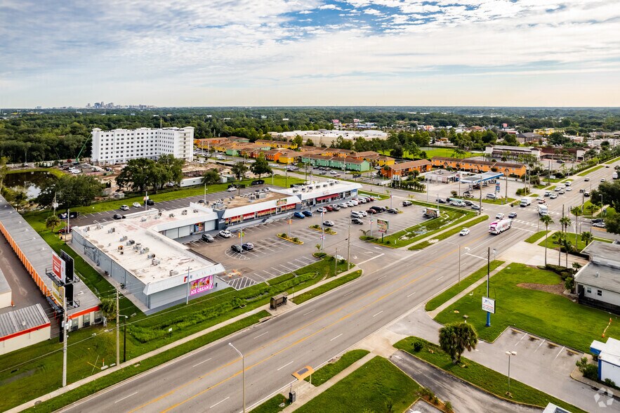 More Photos Of 1701 W Oak Ridge Rd, Orlando Storefront For Sale