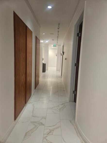 More Photos Of 11600 Wilshire Blvd, Los Angeles Medical For Lease