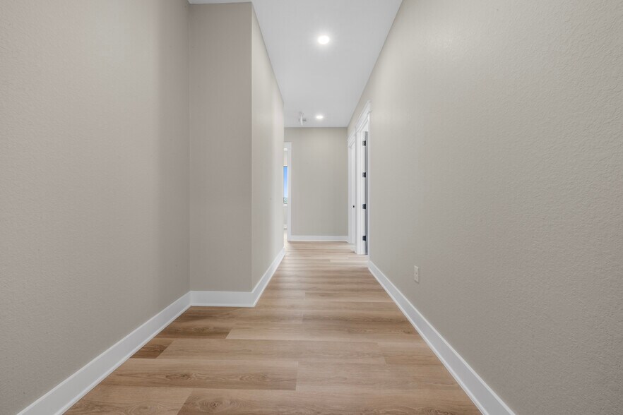More Photos Of 213 Bella Katy Dr, Katy Medical For Lease