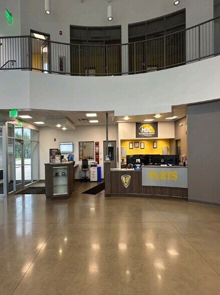 More Photos Of 9545 Penn Ave S, Bloomington Truck Terminal For Lease