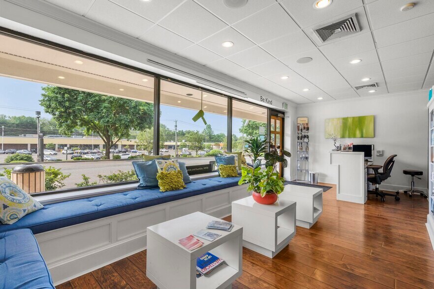 More Photos Of 420 Post Rd W, Westport Storefront For Lease