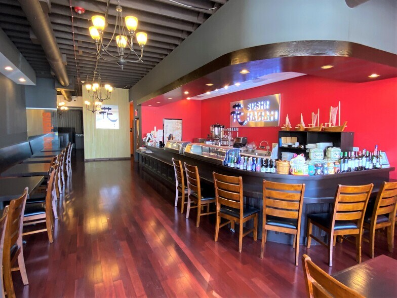More Photos Of 4907 Oakton St, Skokie Restaurant For Sale