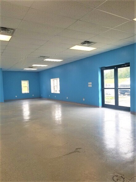 More Photos Of 148 Big Knob Rd, Rochester Office For Sale