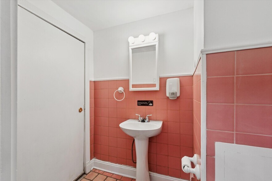 More Photos Of 2621 Sepviva St, Philadelphia Storefront Retail Residential For Sale